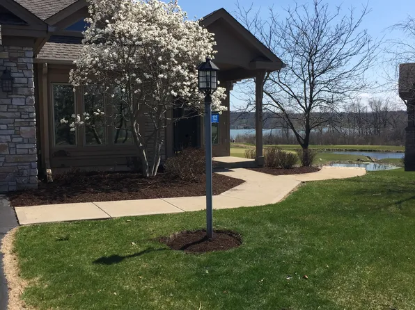 122 Terrace Dr, Lake Geneva, WI 53147