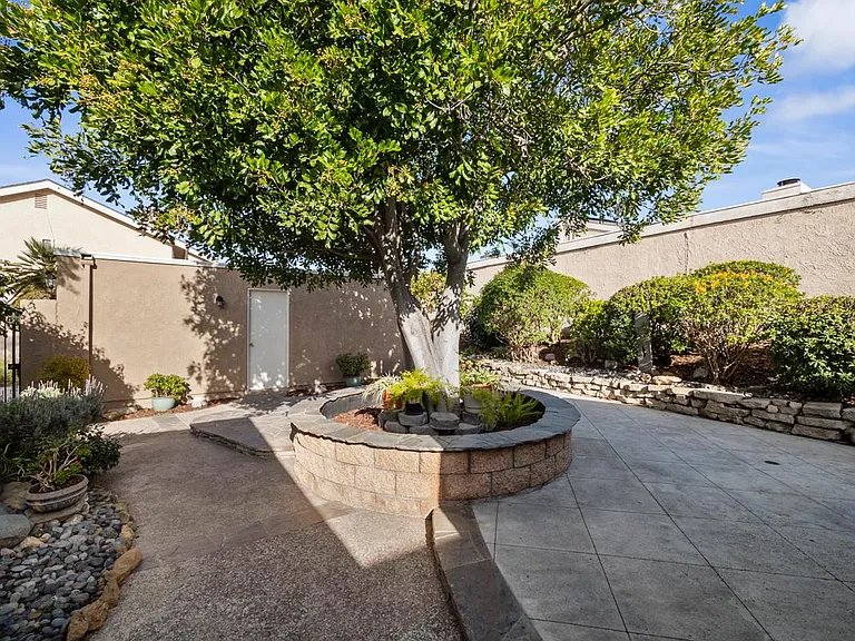 24232 Tahoe Ct — Photo 31