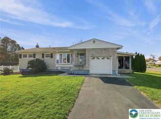 2227 Allwood Dr, Bethlehem, PA 18018