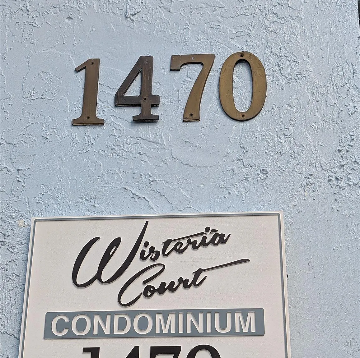 1470 N Dixie Hwy — Photo 2