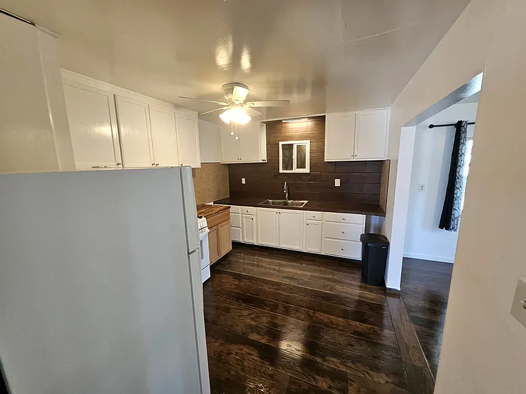320 Locust Ave — Photo 25