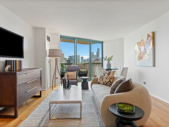 4th image of 111 W Maple St APT 3004