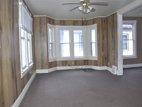 2nd image of 1327 W Jackson St