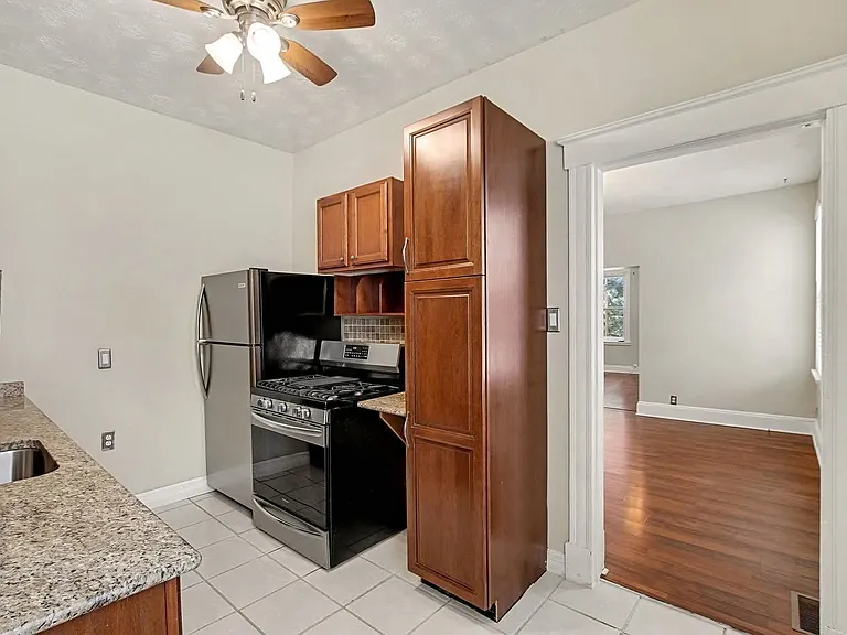 3933 Grove Ave — Photo 3