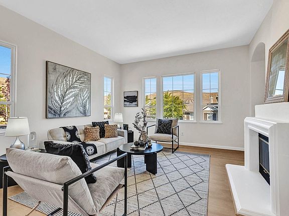 2nd image of 3023 Overlook Drive