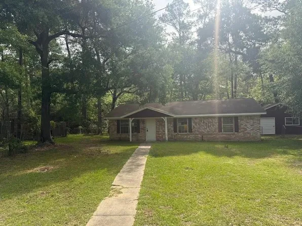 1821 Live Oak Dr, Conroe, TX 77301