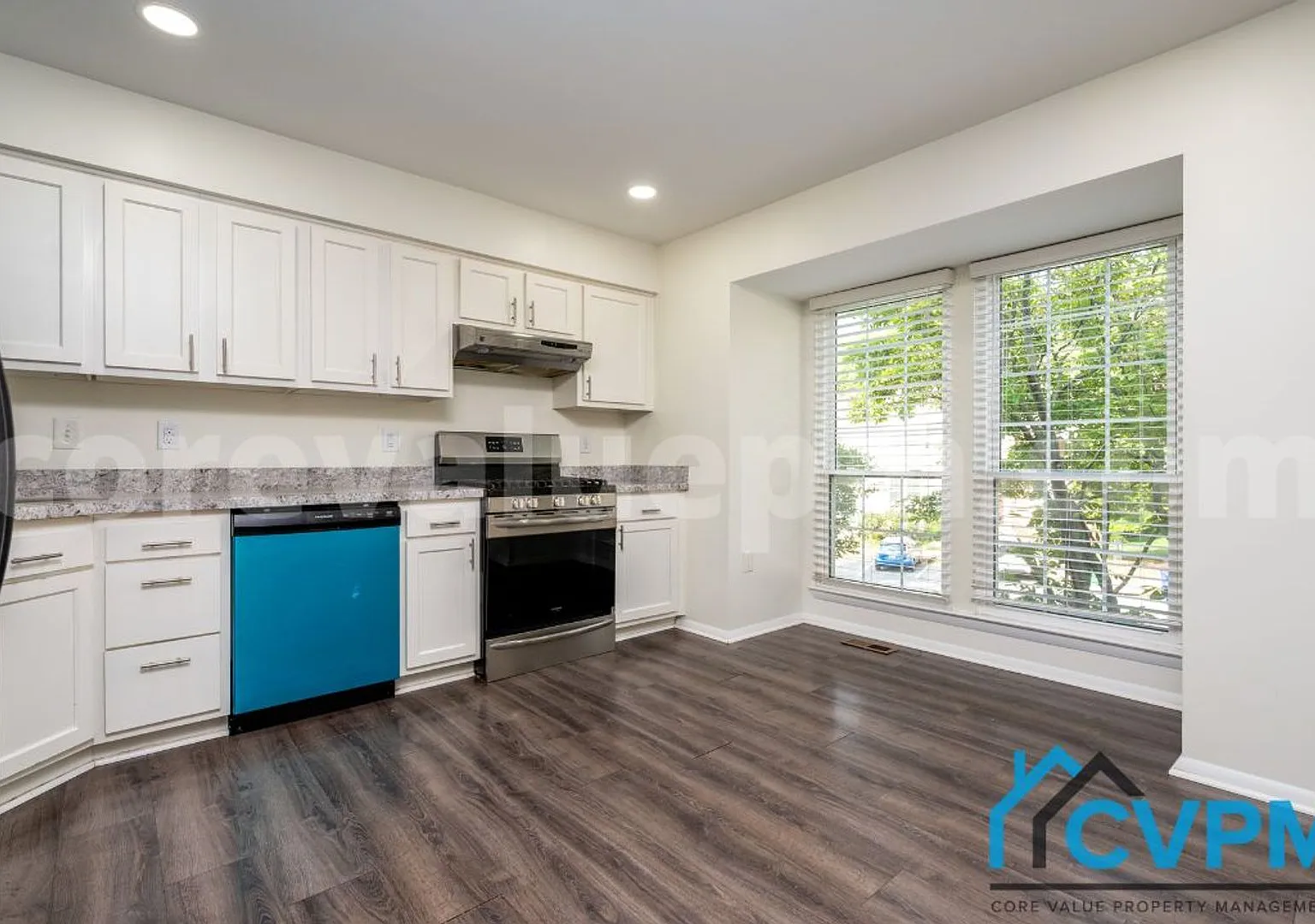 7679 Blueberry Hill Lane — Photo 4