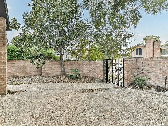 3rd image of 4704 N Cashel Cir
