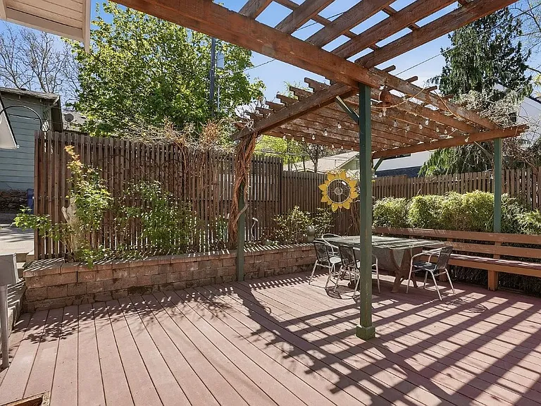 1917 S Stevens St — Photo 21