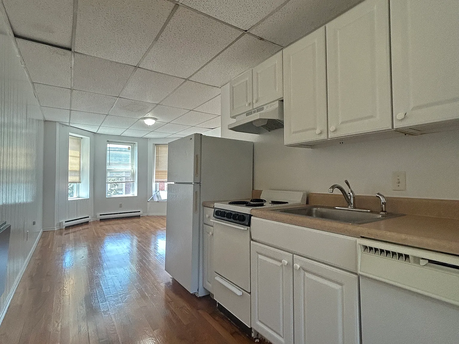 1 bed, 9999 sqft, $2,050 — Photo 1