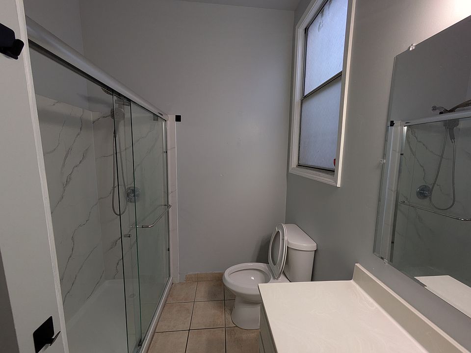 2nd bathroom