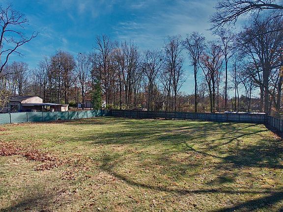 4th image of 6940 Taylorsville Rd