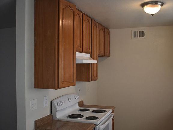 5th image of 6218-6220-6222 Porterfield Ct #6220