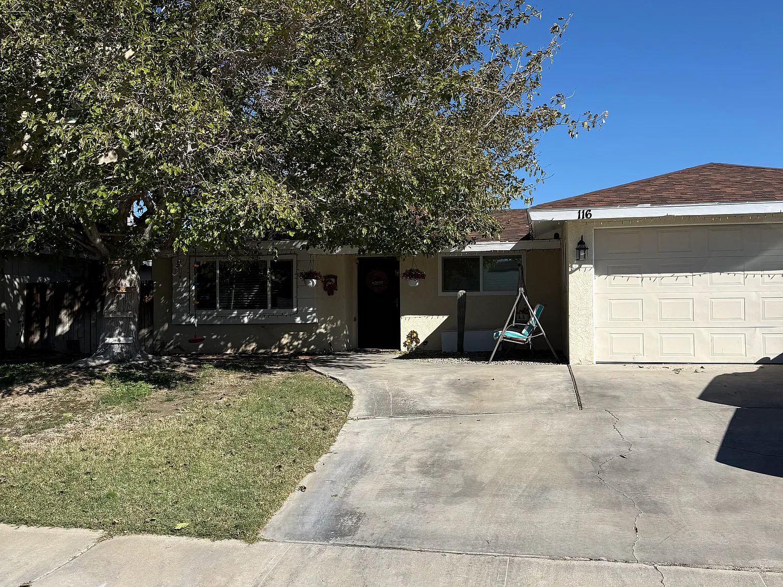 4 bed, 1719 sqft, $2,300 — Photo 1