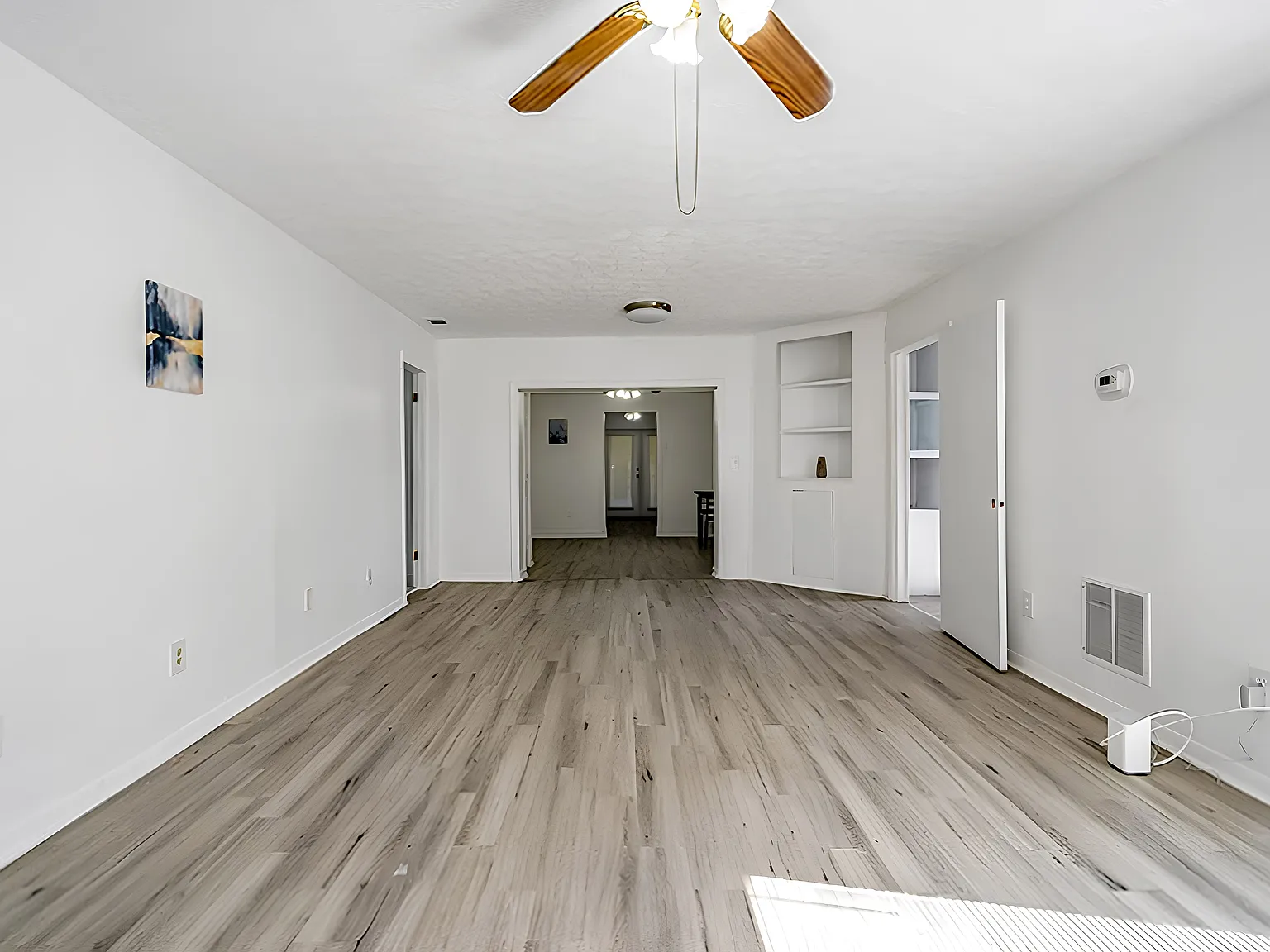4 bed, 2.0 bath, 4084 sqft, $745 — Photo 3