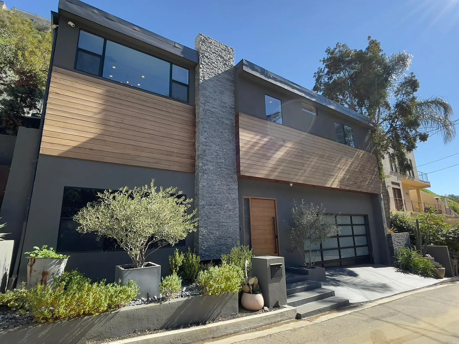 1854 Franklin Canyon Dr — Photo 2