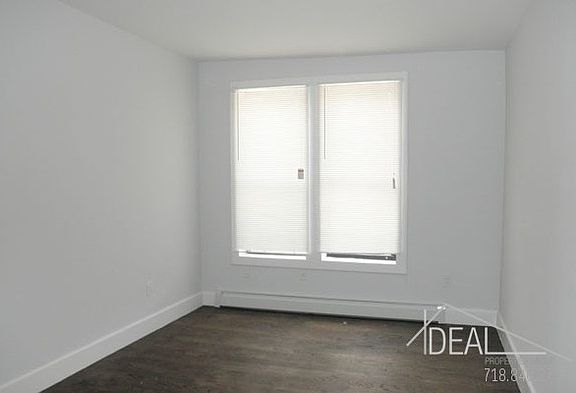 5th image of 155 Tompkins Ave #1