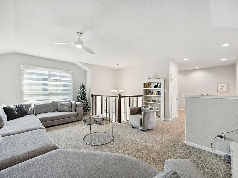 21030 Albany Landing Ln — Photo 18