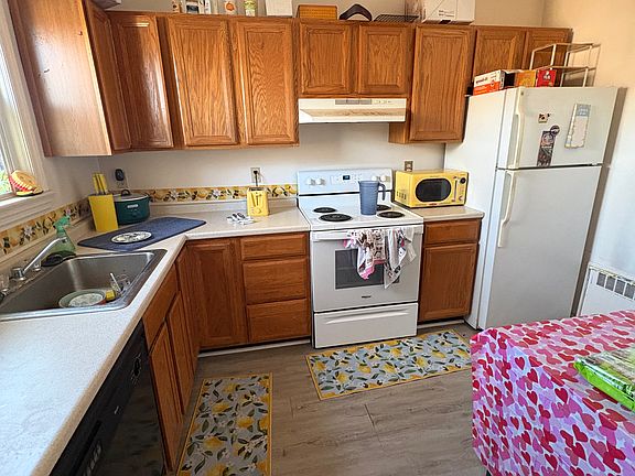 4th image of 5867 Darlington Rd APT 3