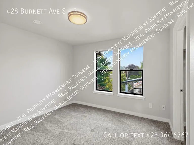 428 Burnett Ave S #3 — Photo 9