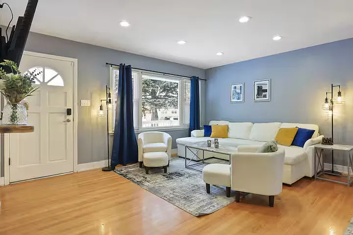 777 N Lombard St — Photo 9