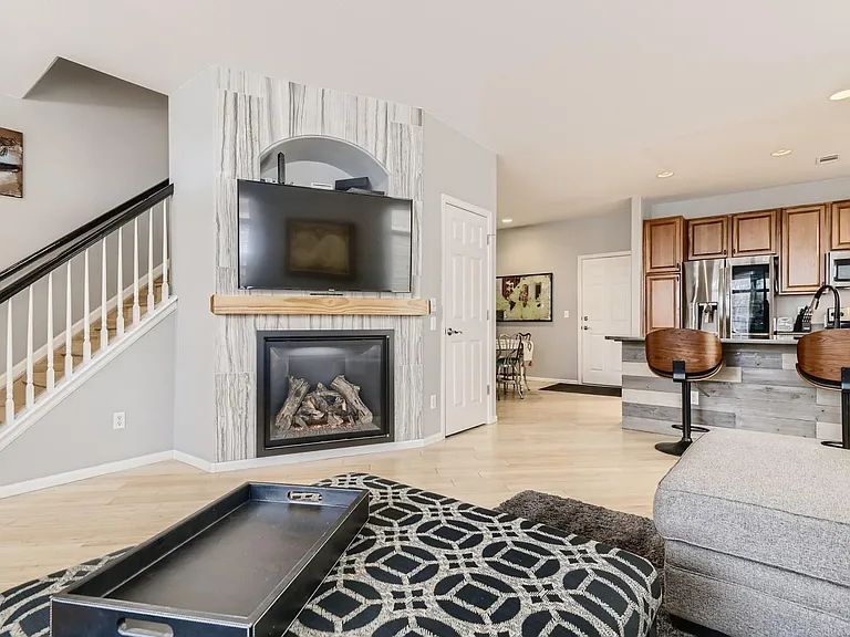 8377 Stonybridge Cir — Photo 9
