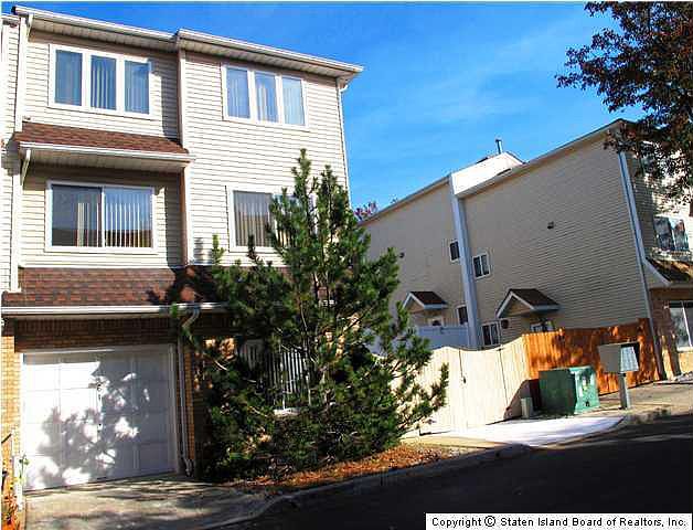 1st image of 61 Ashley Ln