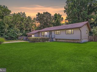 6927 N River Dr, Middle River, MD 21220