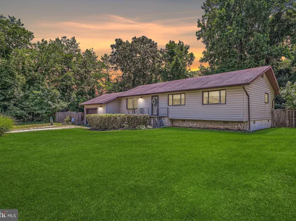 6927 N River Dr, Middle River, MD 21220
