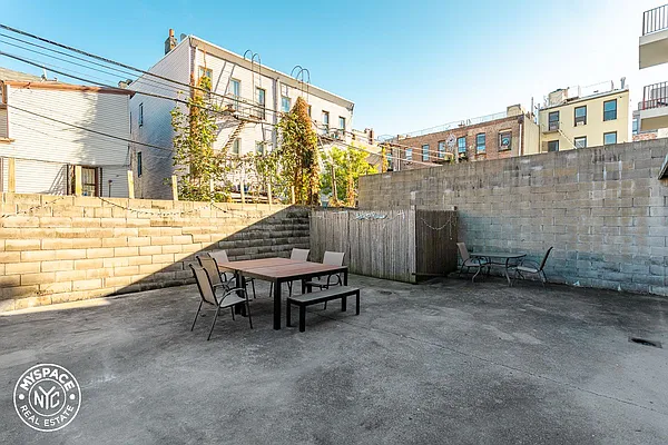 Rented by MySpaceNYC | media 10