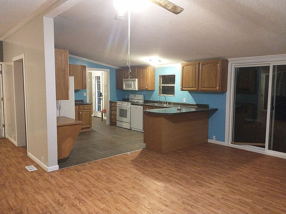 1st image of 17525 McPhail Ave NE
