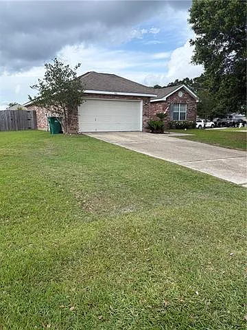 700 Lakeview Ln — Photo 3
