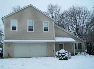 2642 Hickory Lawn Rd, Rochester Hills, MI 48307