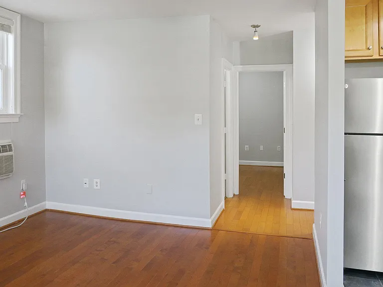 1815 A St SE #101 — Photo 12