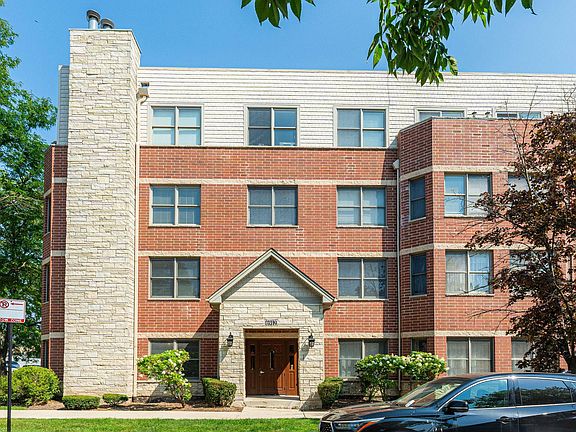 3rd image of 6912 W Medill Ave #1