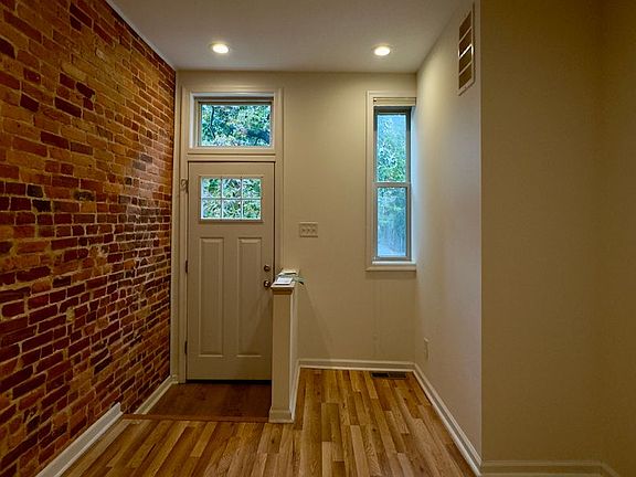2nd image of 101 W 27th St Unit 1
