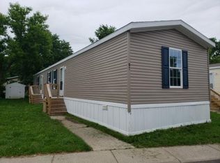 87 E Manor St, Oxford, MI 48371