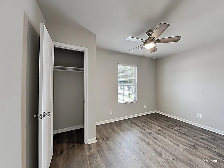 448 Courtland Dr — Photo 14