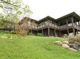 5701 Edgewood Dr, Algonquin, IL 60102