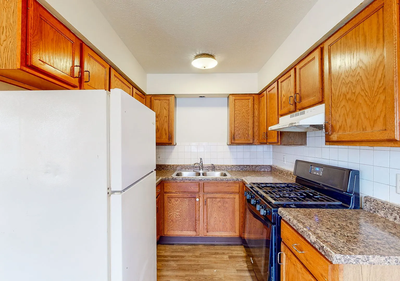 3 Larry Court — Photo 2