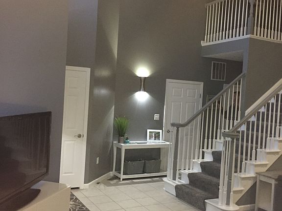 1st floor/vaulted ceiling