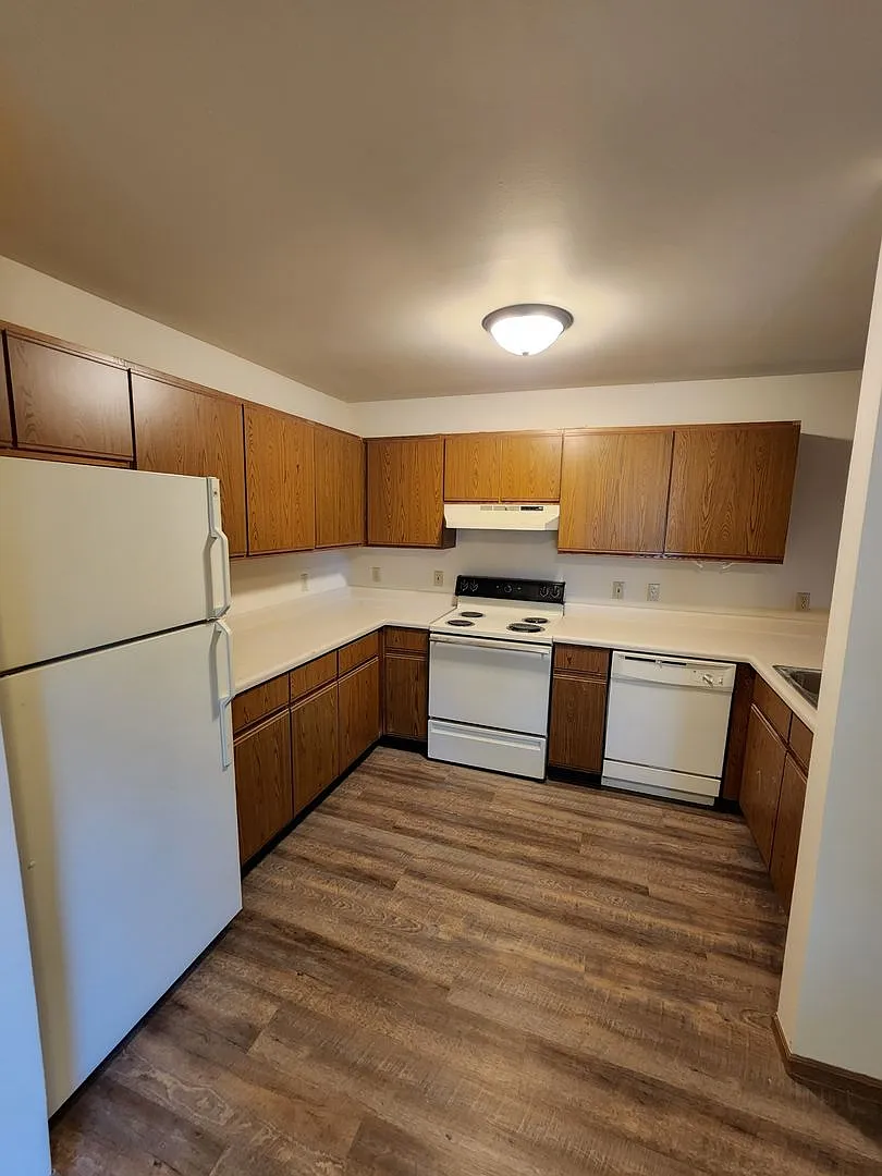 Badger Place Apartments — Photo 1