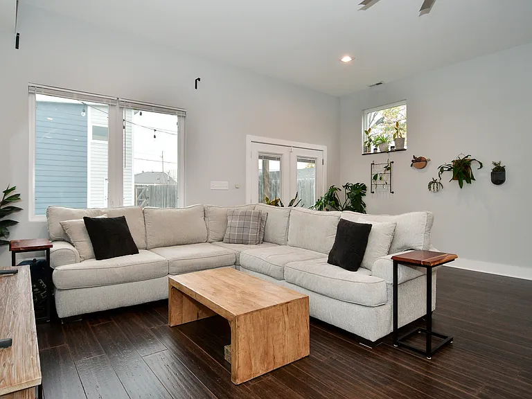 1426 Olive St — Photo 39