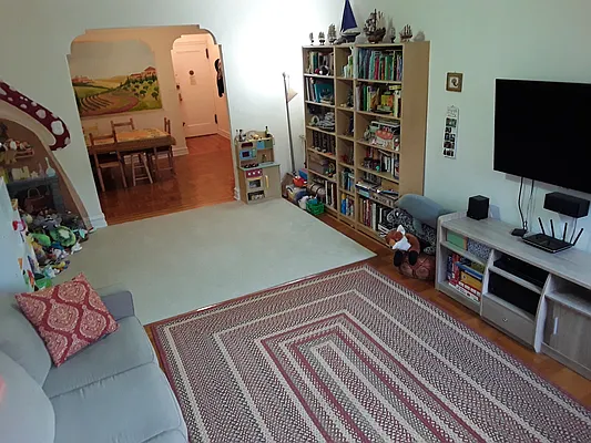 Rented by Chartwell Forest Hills Realty | media 9