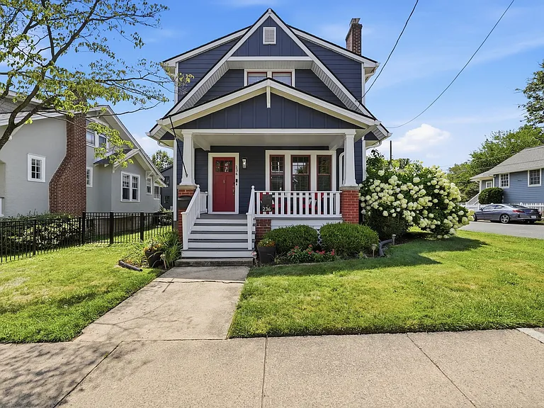 236 N Edgewood St — Photo 24