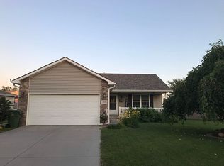 1939 Gunnison Dr, Lincoln, NE 68521
