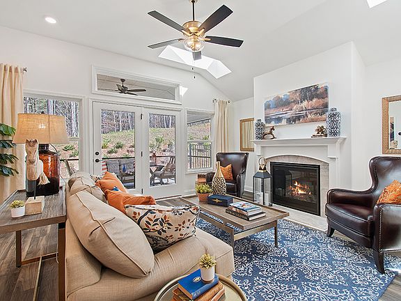 The Ashton Model - Great Room