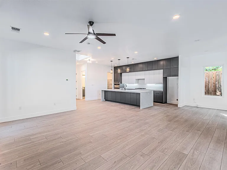 4319 Sylvester St — Photo 8