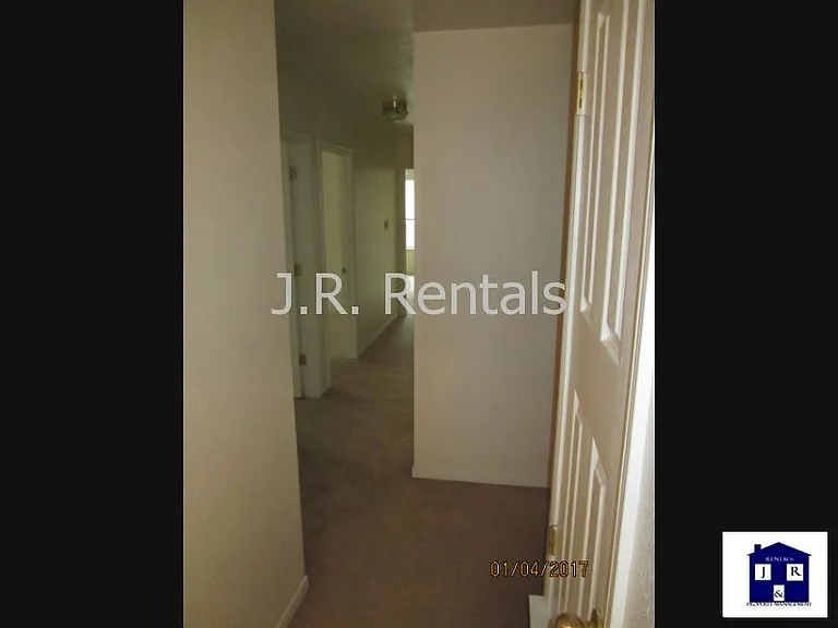 305 Cedar Ridge Dr #A — Photo 11