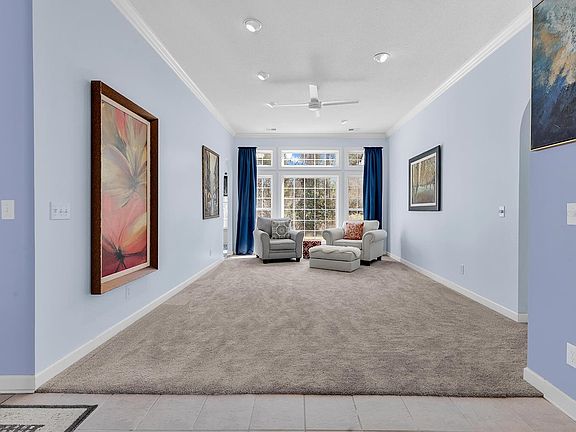 3rd image of 1183 N Blackmoor Dr.